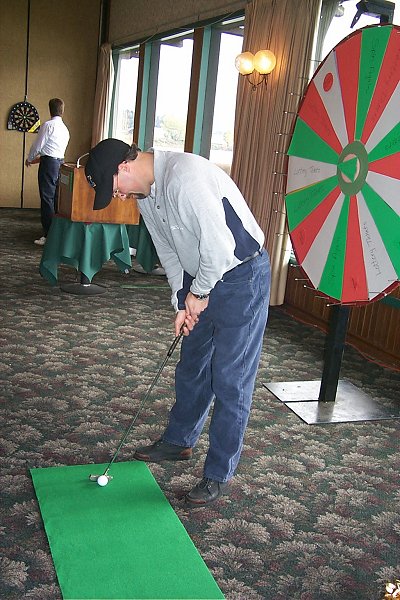 Xmas - golf.jpg (81257 bytes)
